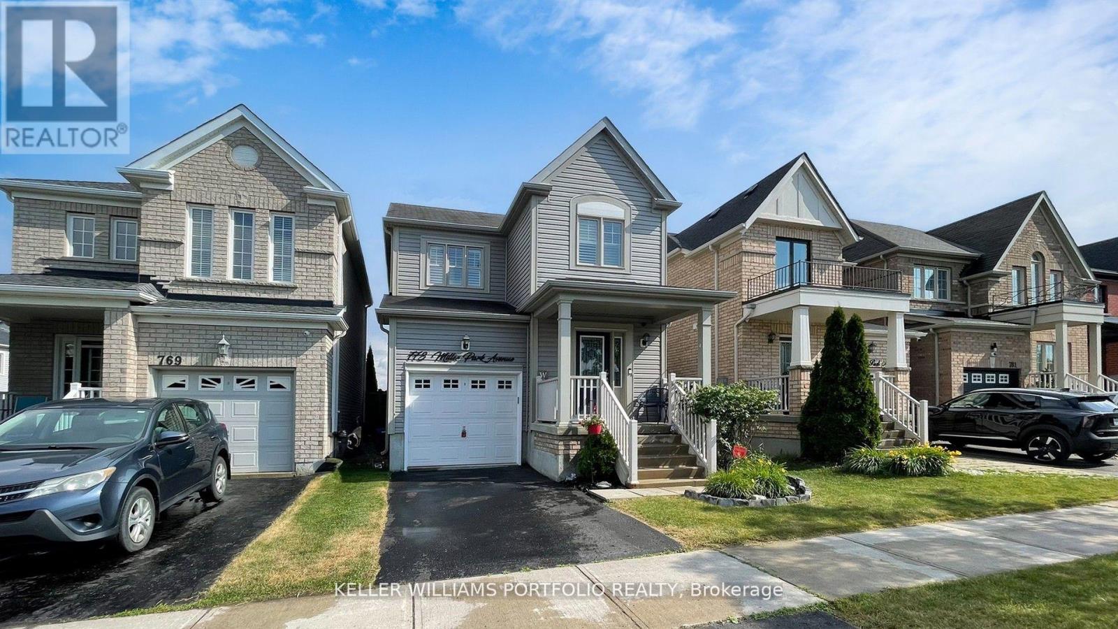 773 Miller Park Avenue, Bradford West Gwillimbury, Ontario  L3Z 0L8 - Photo 2 - N12410303
