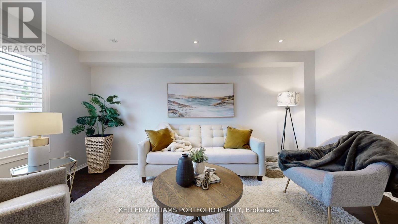773 Miller Park Avenue, Bradford West Gwillimbury, Ontario  L3Z 0L8 - Photo 6 - N12410303