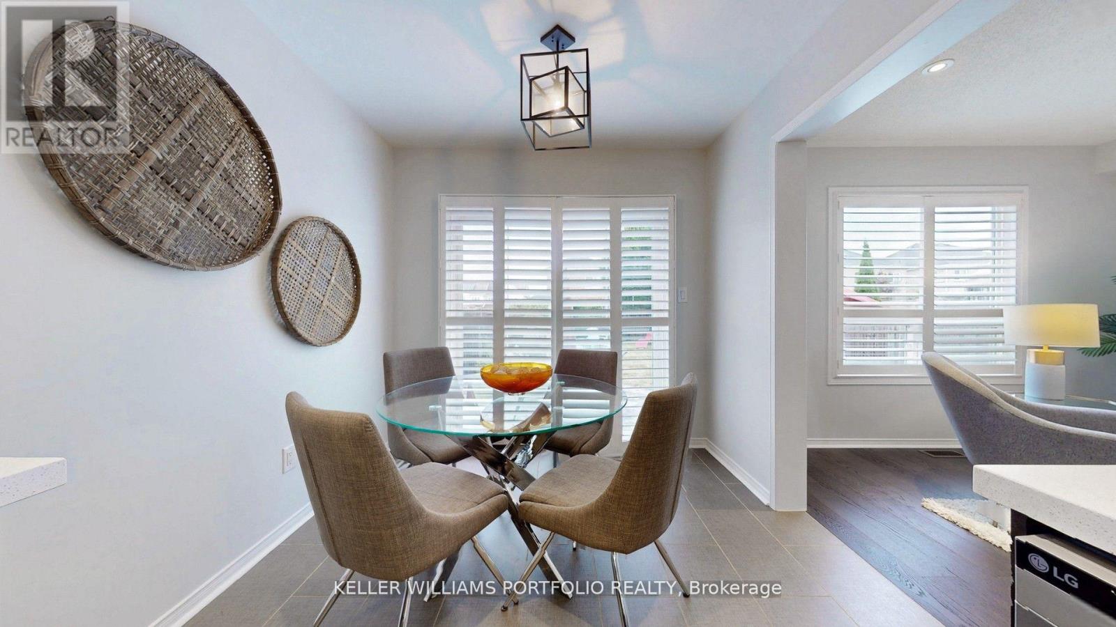 773 Miller Park Avenue, Bradford West Gwillimbury, Ontario  L3Z 0L8 - Photo 8 - N12410303