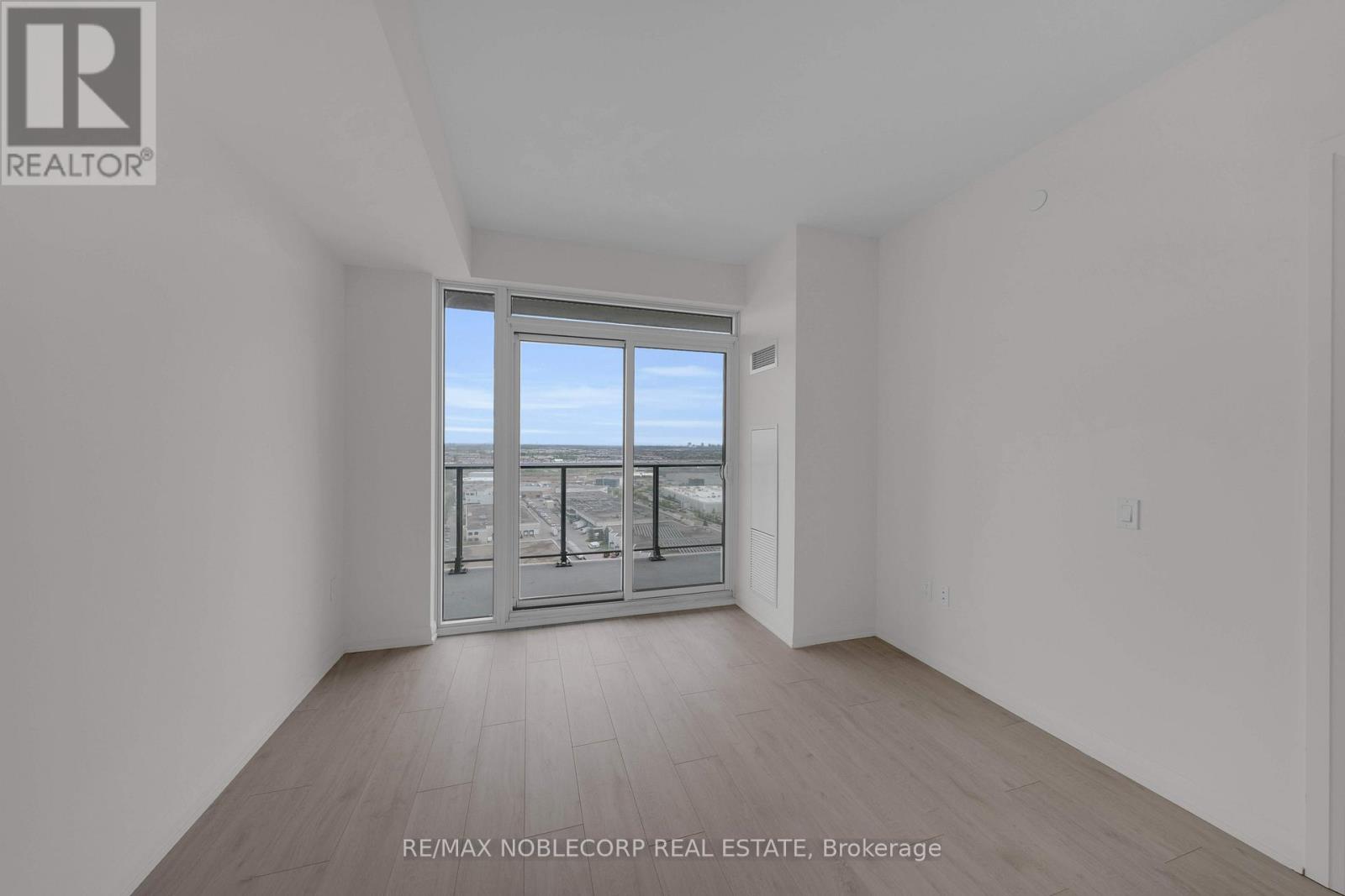 2107 - 8960 Jane Street, Vaughan (Vellore Village), Ontario  L4K 2M9 - Photo 18 - N12410428