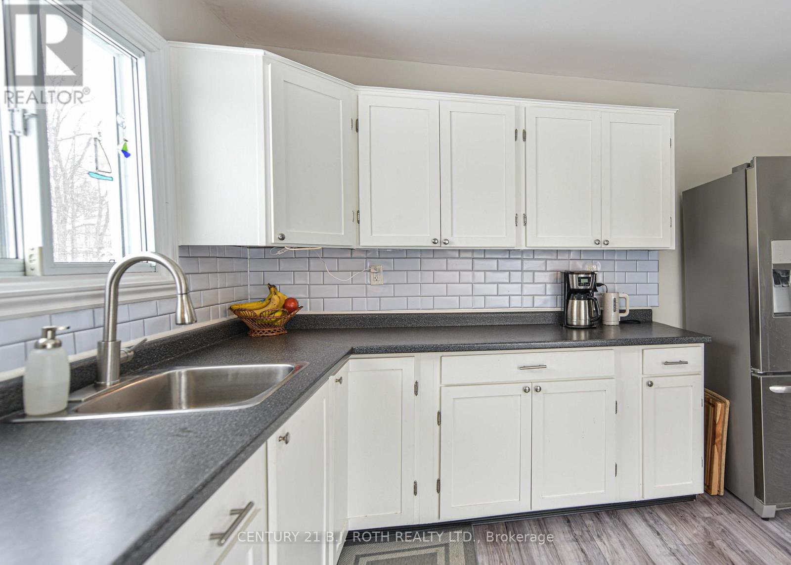 7187 Beach Drive, Ramara, Ontario  L0K 2B0 - Photo 7 - S12410309