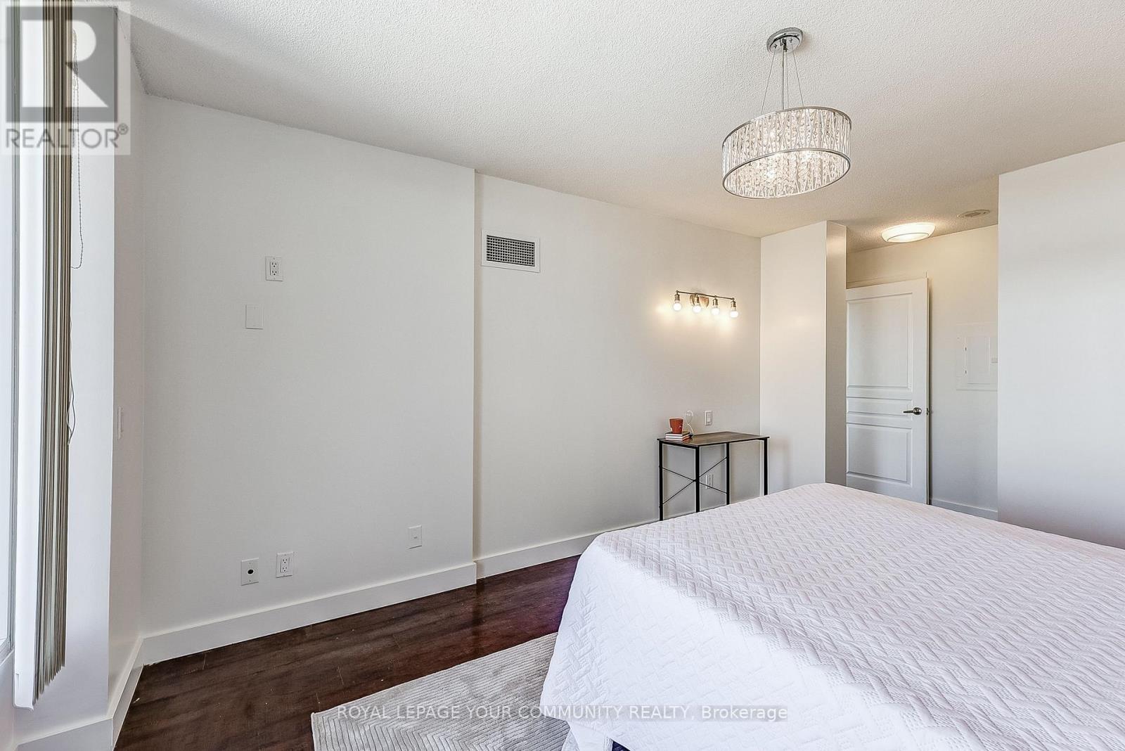 905 - 350 Red Maple Road, Richmond Hill, Ontario  L4C 0T5 - Photo 25 - N12410136