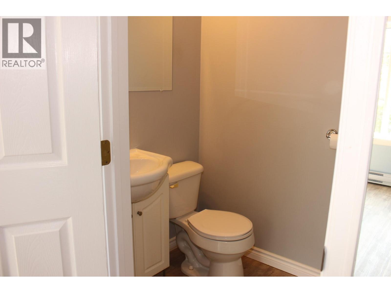 1610 Mcbride Street, Trail, British Columbia  V1R 2Z6 - Photo 12 - 10357895