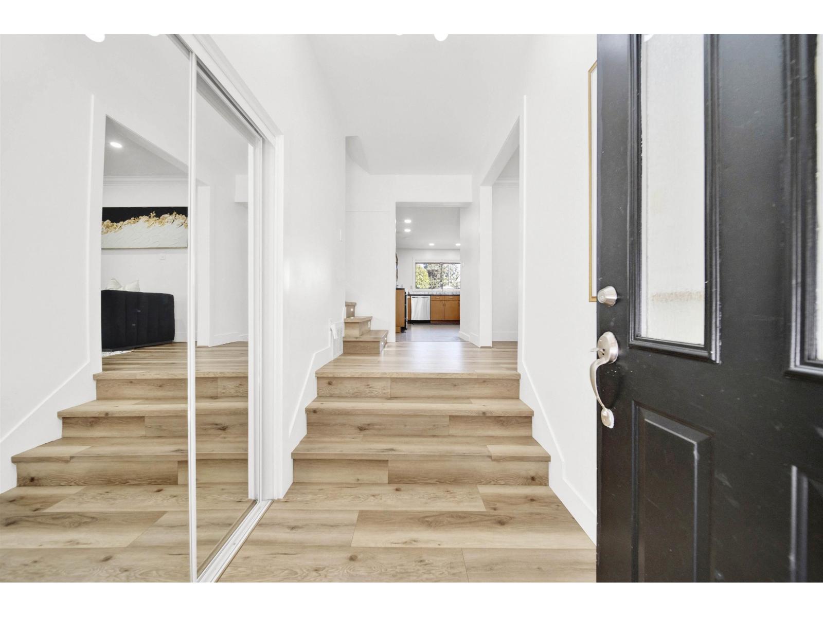 11473 Royal Crescent, Surrey, British Columbia  V3V 6V5 - Photo 4 - R3048919