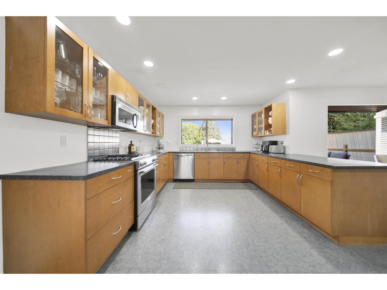 11473 Royal Crescent, Surrey, British Columbia  V3V 6V5 - Photo 11 - R3048919