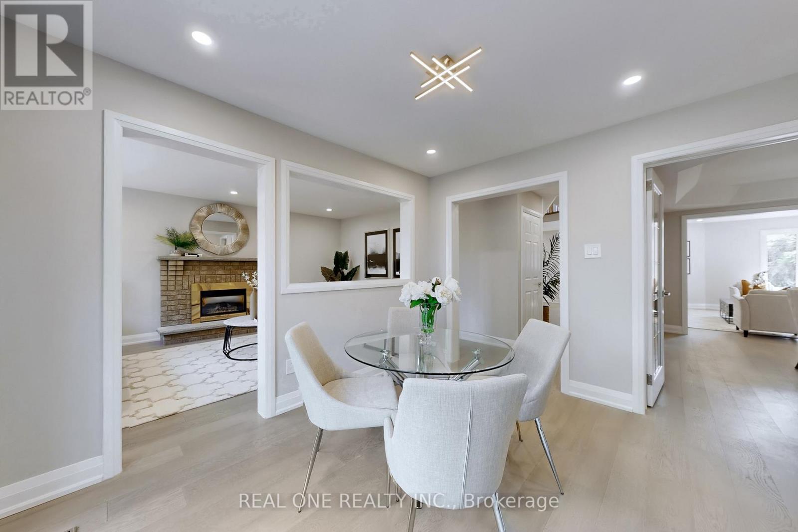 1417 Daniel Creek Road, Mississauga, Ontario  L5V 1T8 - Photo 18 - W12410307