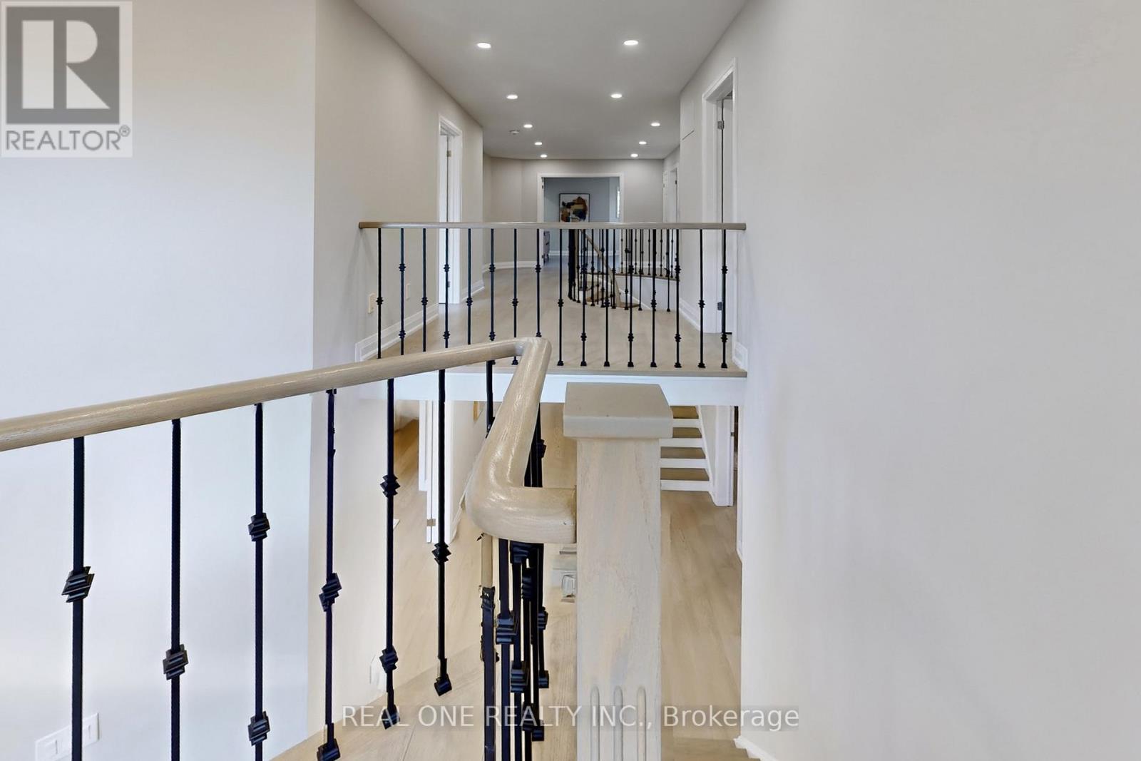1417 Daniel Creek Road, Mississauga, Ontario  L5V 1T8 - Photo 27 - W12410307