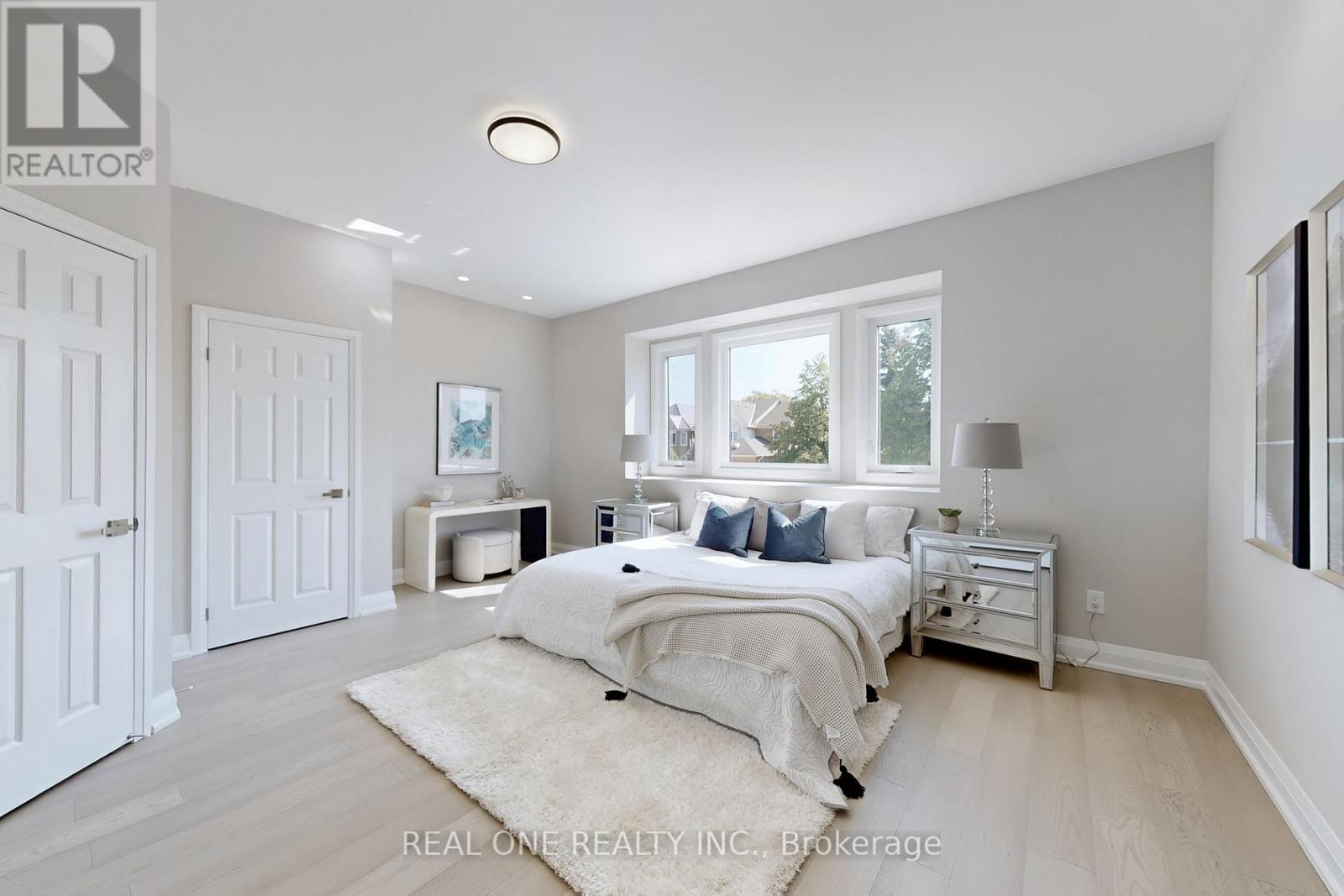 1417 Daniel Creek Road, Mississauga, Ontario  L5V 1T8 - Photo 28 - W12410307