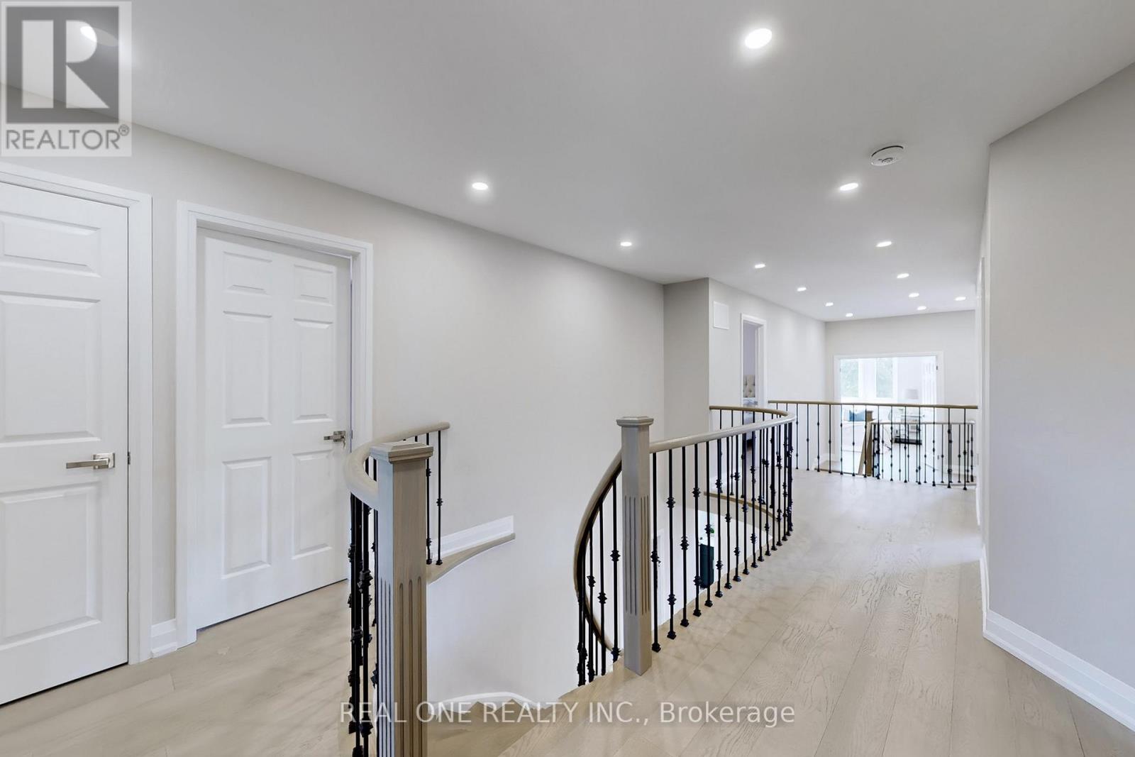 1417 Daniel Creek Road, Mississauga, Ontario  L5V 1T8 - Photo 32 - W12410307