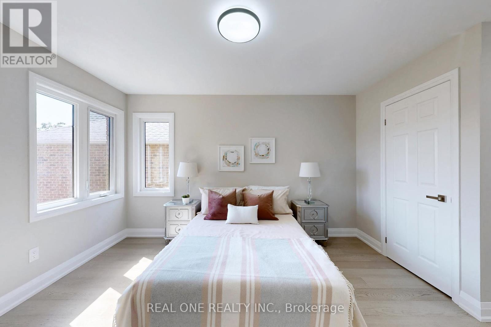 1417 Daniel Creek Road, Mississauga, Ontario  L5V 1T8 - Photo 44 - W12410307