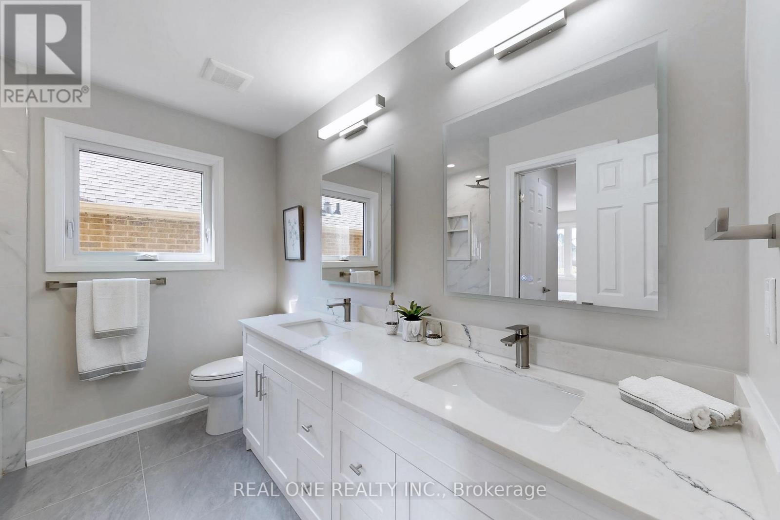 1417 Daniel Creek Road, Mississauga, Ontario  L5V 1T8 - Photo 45 - W12410307