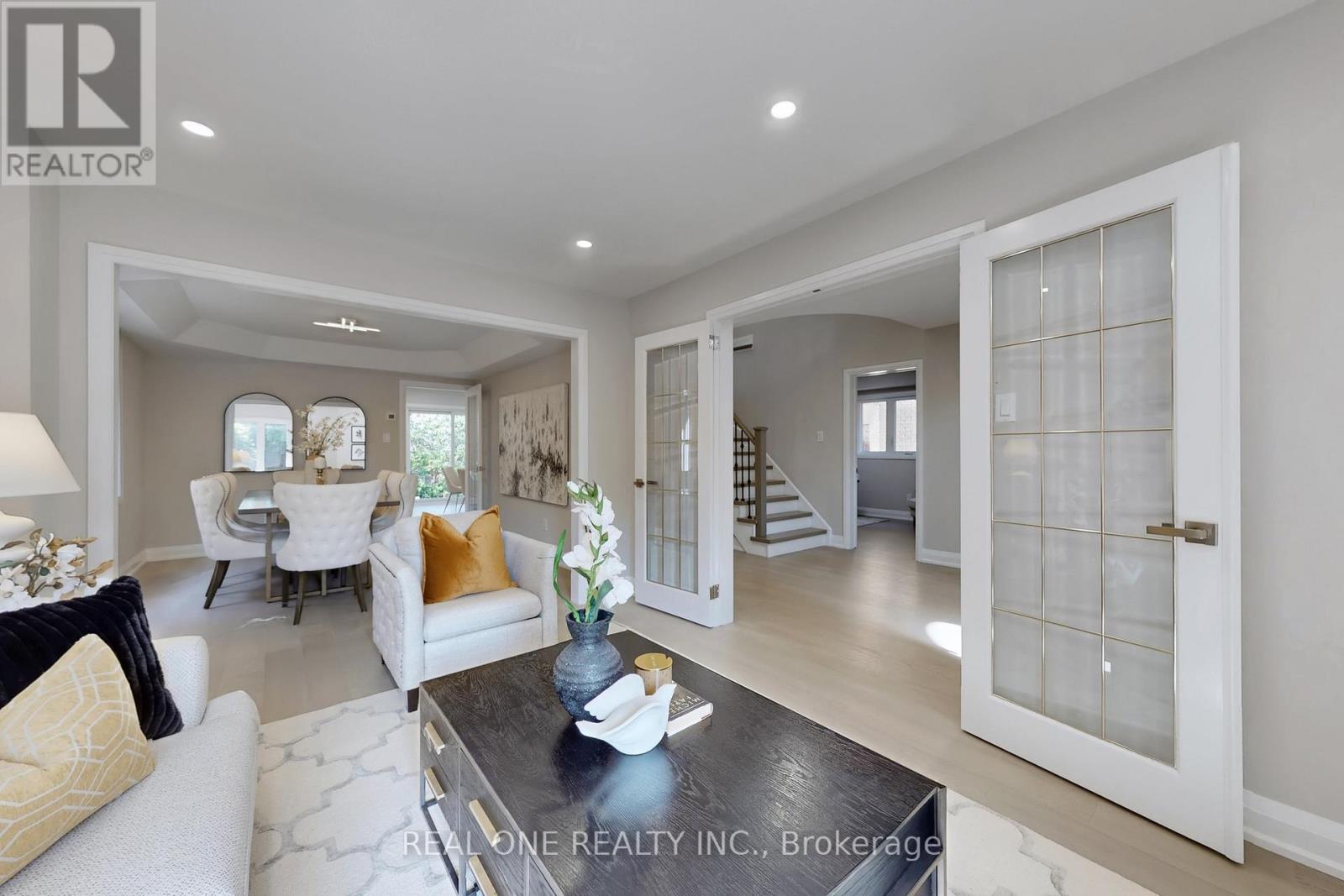 1417 Daniel Creek Road, Mississauga, Ontario  L5V 1T8 - Photo 9 - W12410307