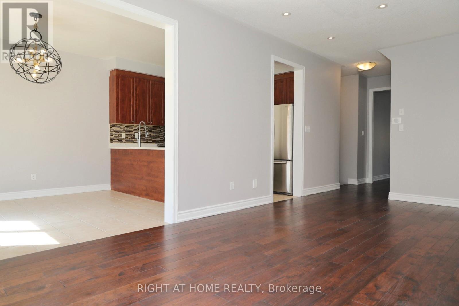 15 Krakow Street, Brampton, Ontario  L6Y 0K9 - Photo 10 - W12410347