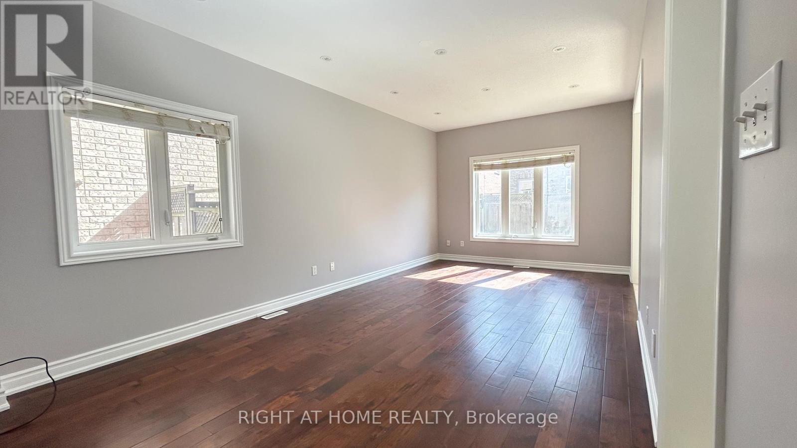 15 Krakow Street, Brampton, Ontario  L6Y 0K9 - Photo 11 - W12410347