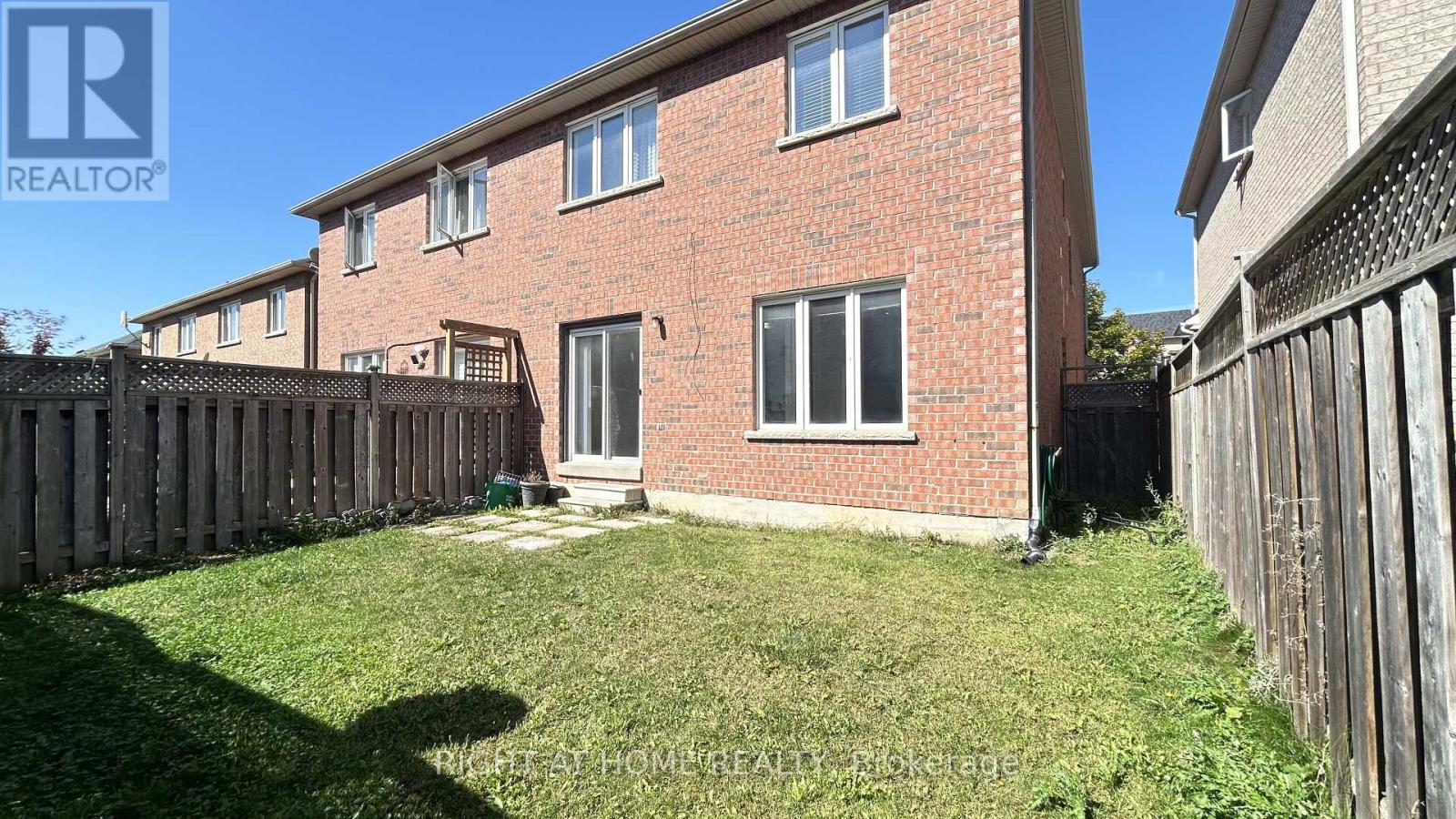 15 Krakow Street, Brampton, Ontario  L6Y 0K9 - Photo 12 - W12410347