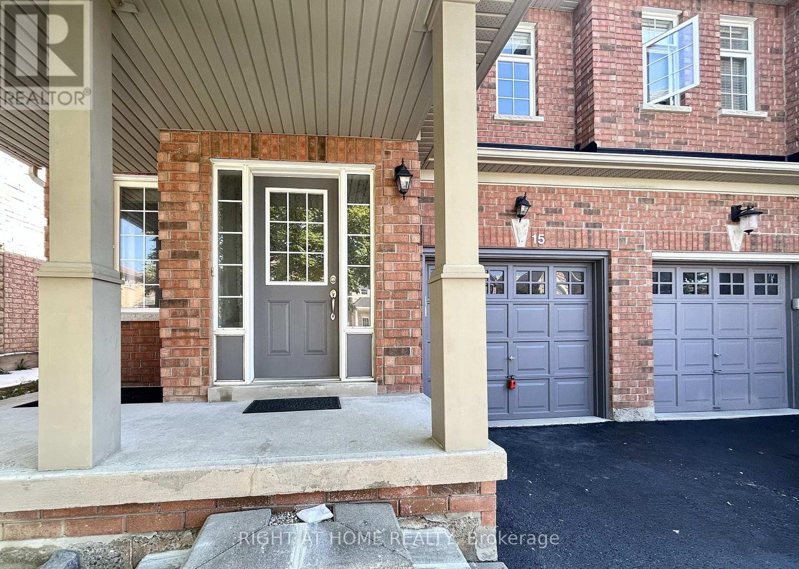 15 Krakow Street, Brampton, Ontario  L6Y 0K9 - Photo 2 - W12410347