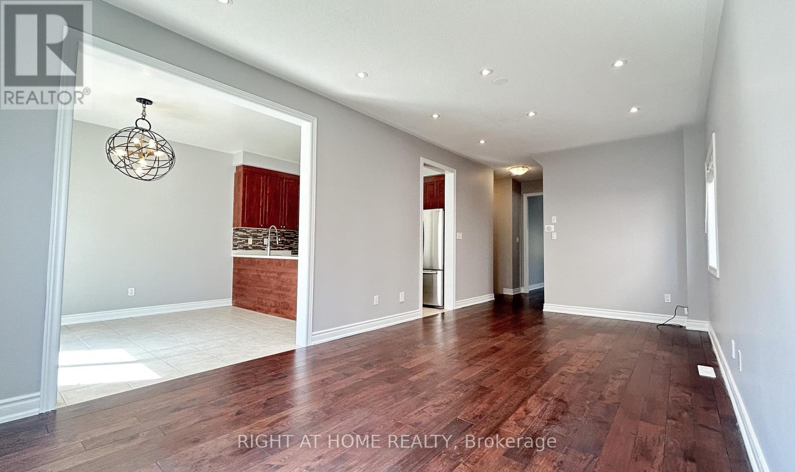 15 Krakow Street, Brampton, Ontario  L6Y 0K9 - Photo 9 - W12410347