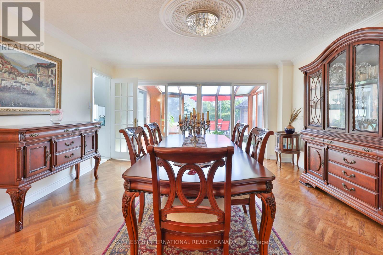 1070 Geran Crescent, Mississauga (Sheridan), Ontario  L5H 4A6 - Photo 11 - W12410359