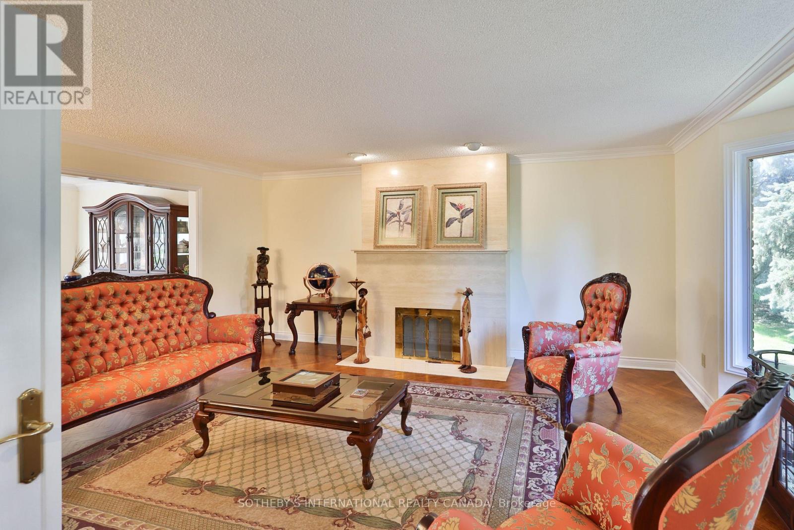 1070 Geran Crescent, Mississauga (Sheridan), Ontario  L5H 4A6 - Photo 7 - W12410359