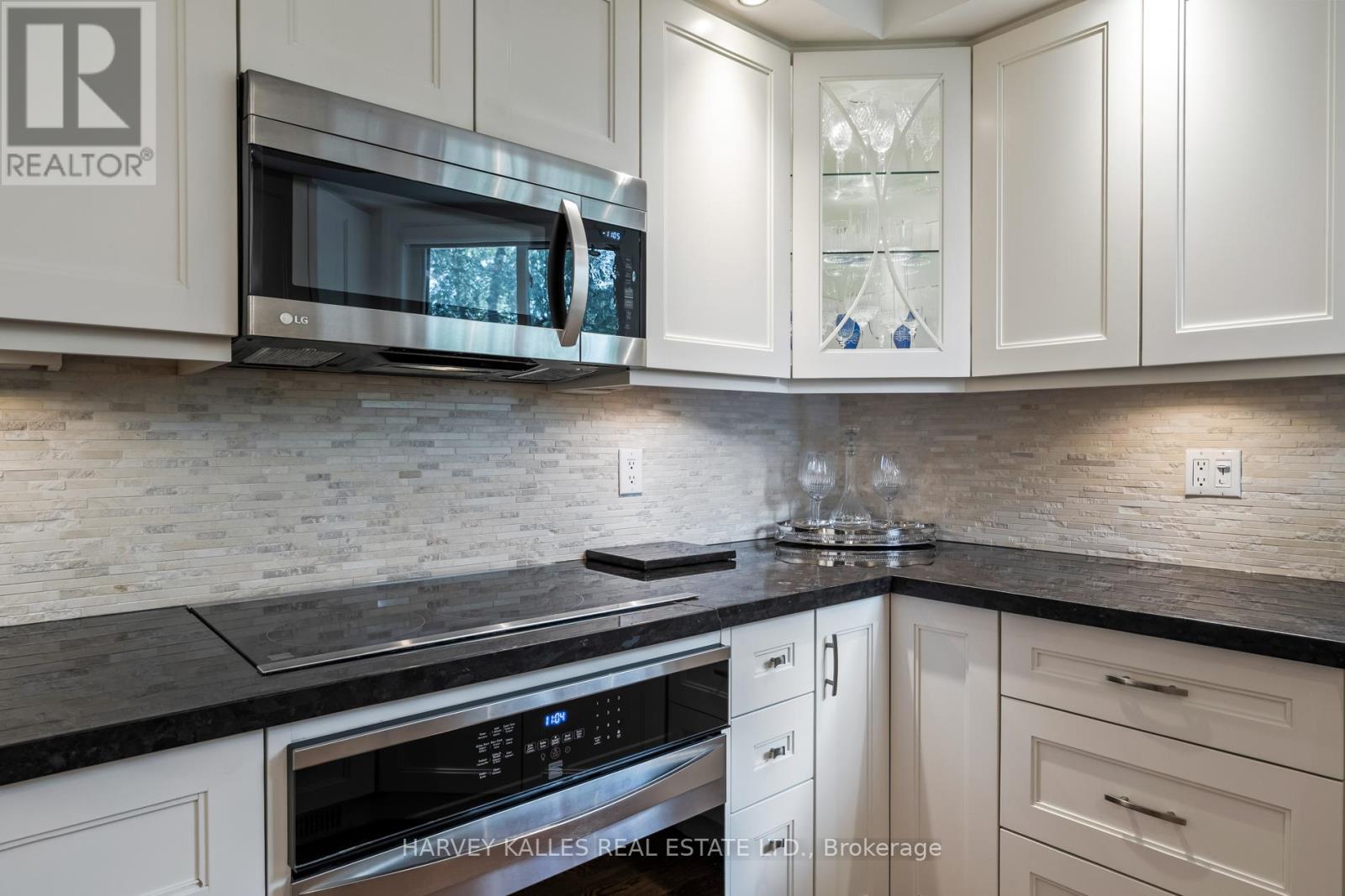 17 Elstree Road, Toronto, Ontario  M9A 3Y9 - Photo 17 - W12410366
