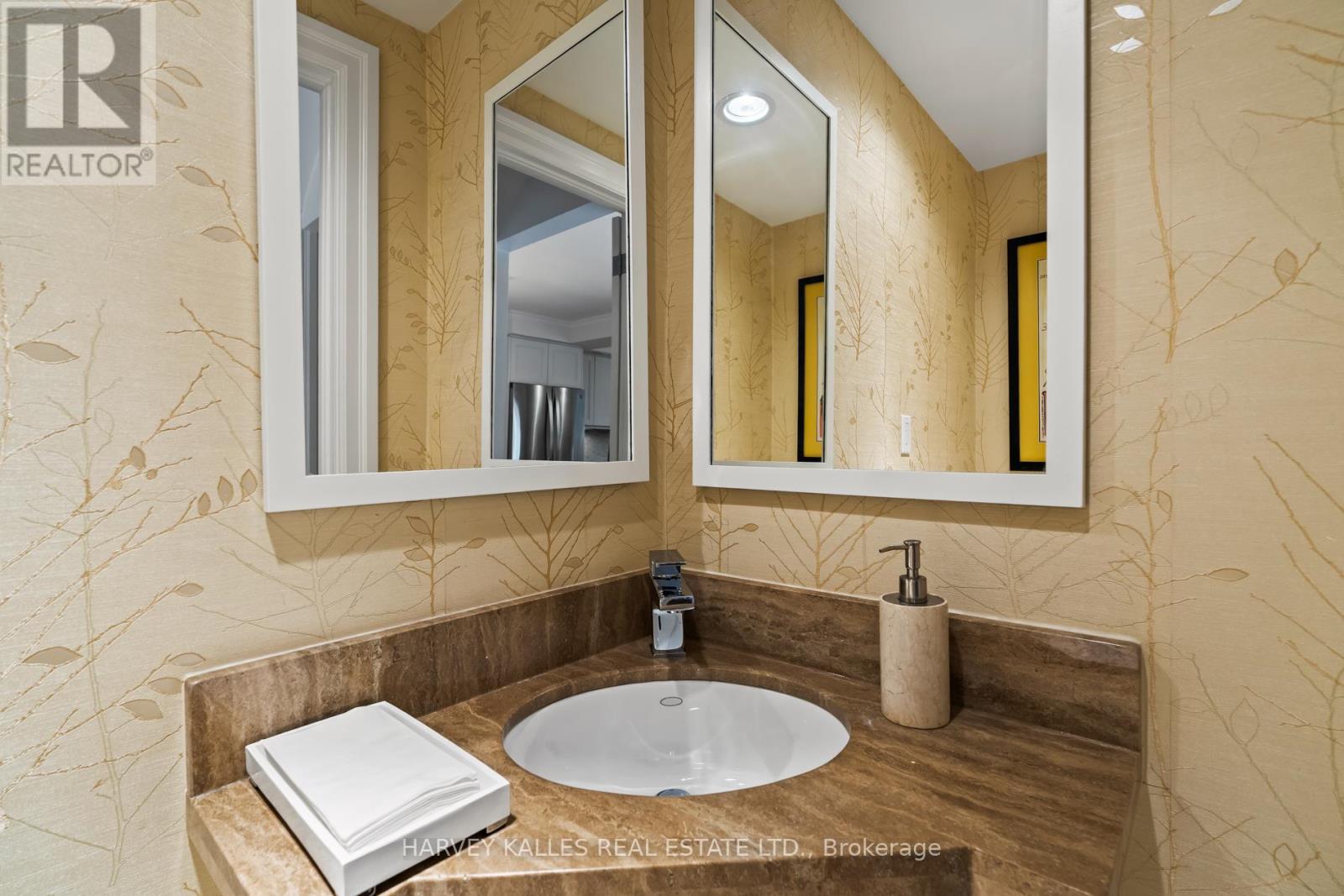 17 Elstree Road, Toronto, Ontario  M9A 3Y9 - Photo 21 - W12410366