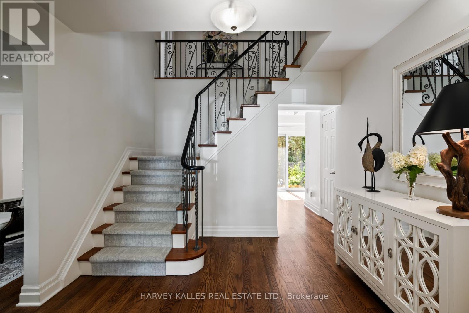 17 Elstree Road, Toronto, Ontario  M9A 3Y9 - Photo 6 - W12410366