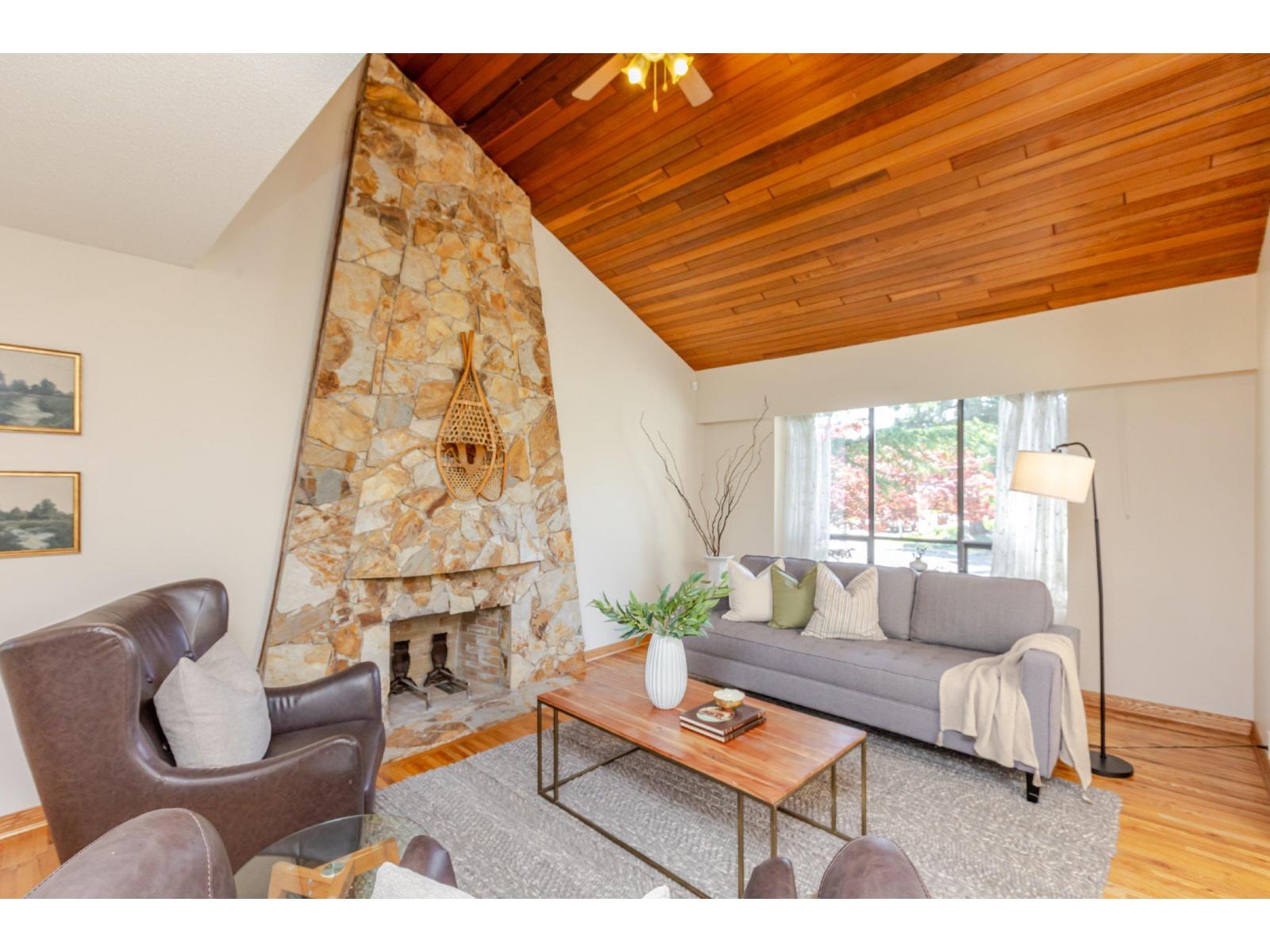 10758 Fraserglen Drive, Surrey, British Columbia  V4N 1Y3 - Photo 8 - R3049084