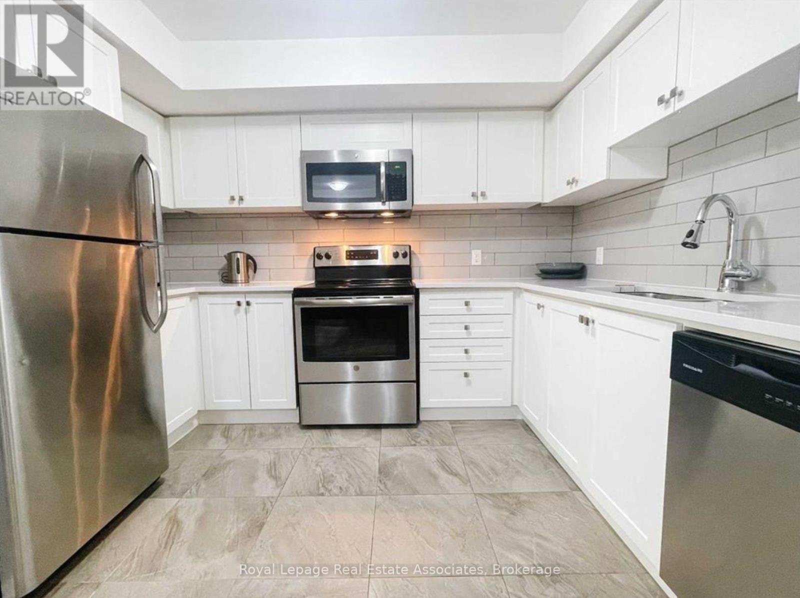 60 - 2441 Greenwich Drive, Oakville, Ontario  L6M 0S3 - Photo 13 - W12410421