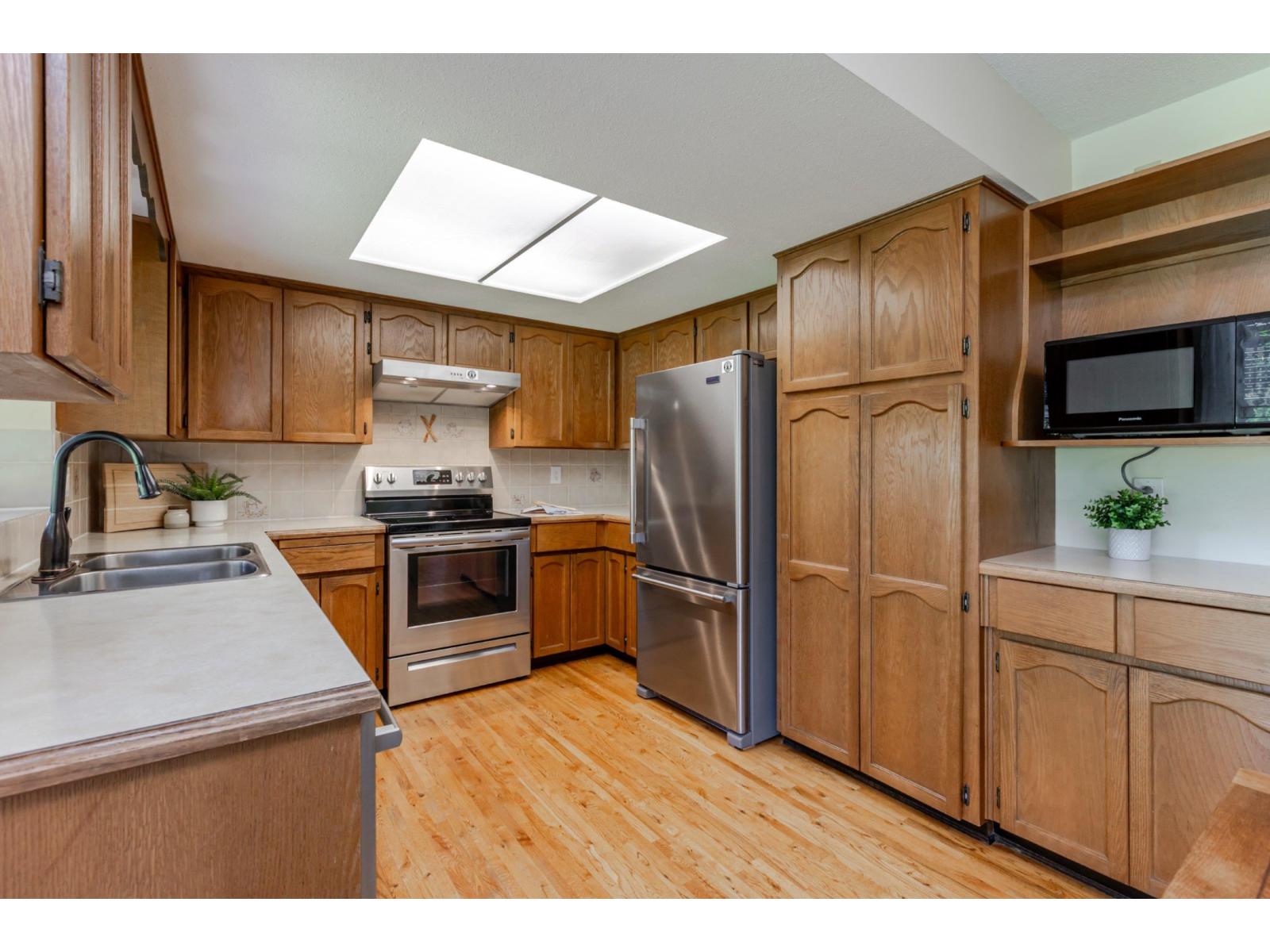 10758 Fraserglen Drive, Surrey, British Columbia  V4N 1Y3 - Photo 18 - R3049084