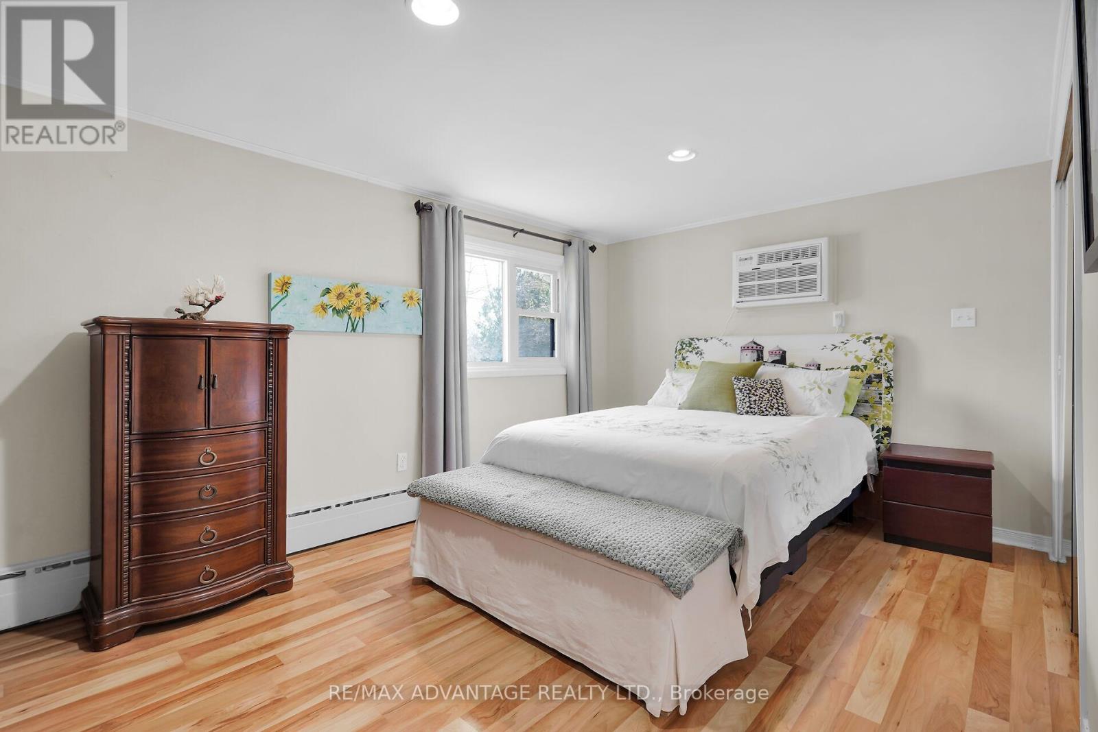 2678 Dorchester Road, Thames Centre, Ontario  N0L 1G5 - Photo 15 - X12410462