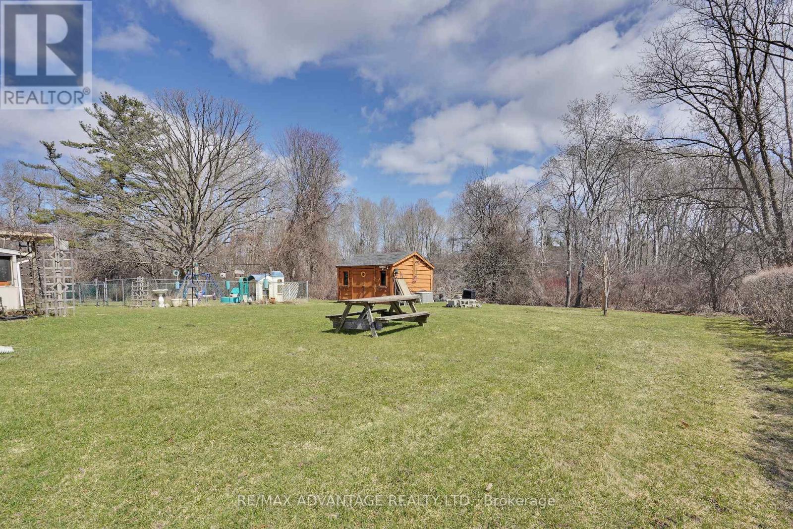 2678 Dorchester Road, Thames Centre, Ontario  N0L 1G5 - Photo 39 - X12410462