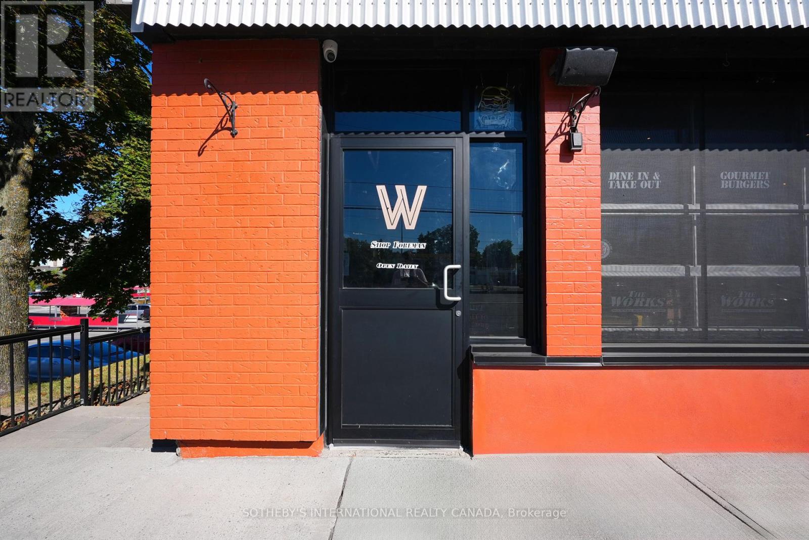 2525 BANK STREET, Ottawa, Ontario
