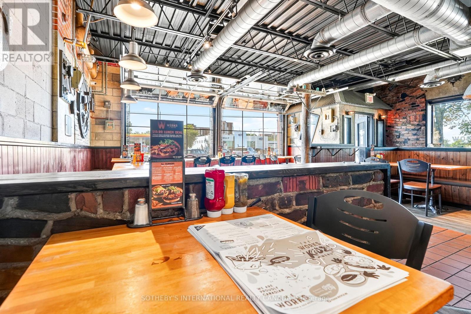 2525 Bank Street, Ottawa, Ontario  K1V 8A9 - Photo 3 - X12410473