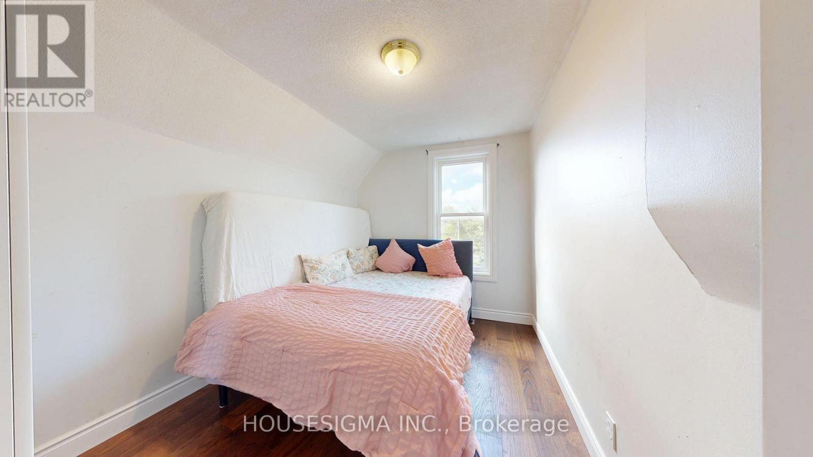 6 Albany Avenue, Hamilton, Ontario  L8H 2H2 - Photo 20 - X12410393