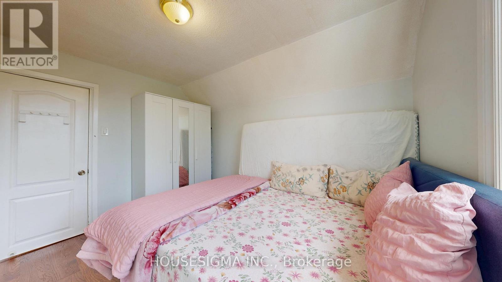 6 Albany Avenue, Hamilton, Ontario  L8H 2H2 - Photo 21 - X12410393