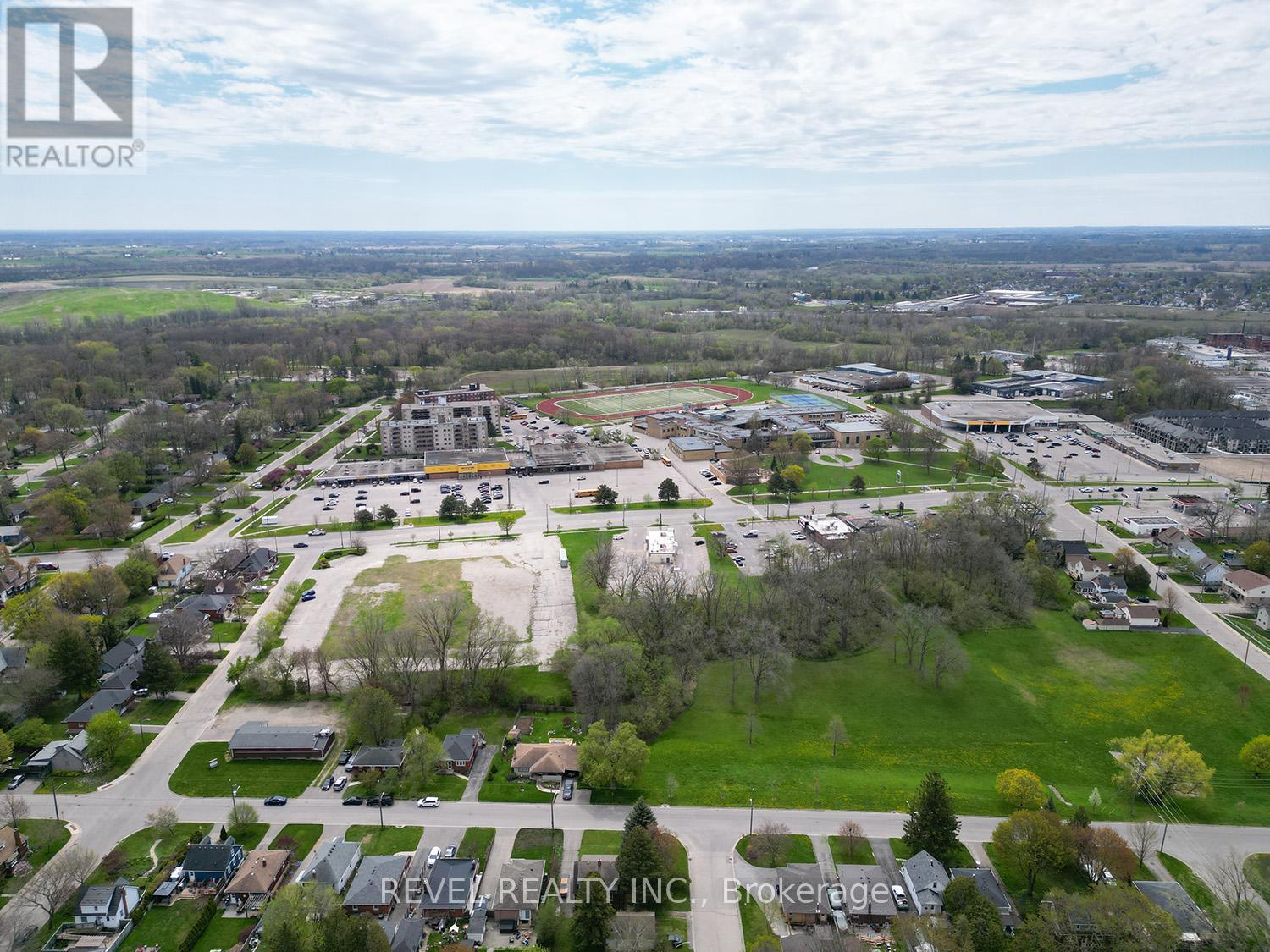 415 Chatham Street, Brantford, Ontario  N3S 4J4 - Photo 34 - X12410426
