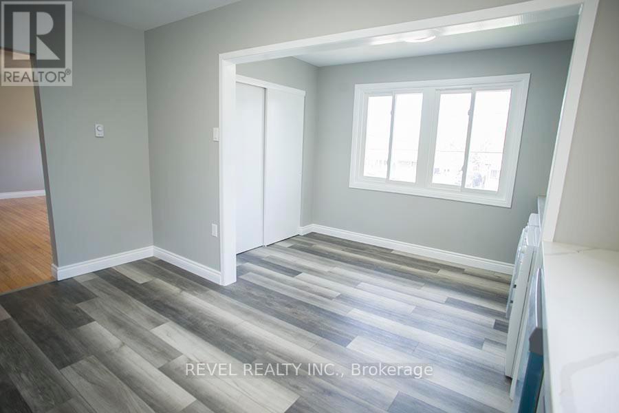 415 Chatham Street, Brantford, Ontario  N3S 4J4 - Photo 8 - X12410426
