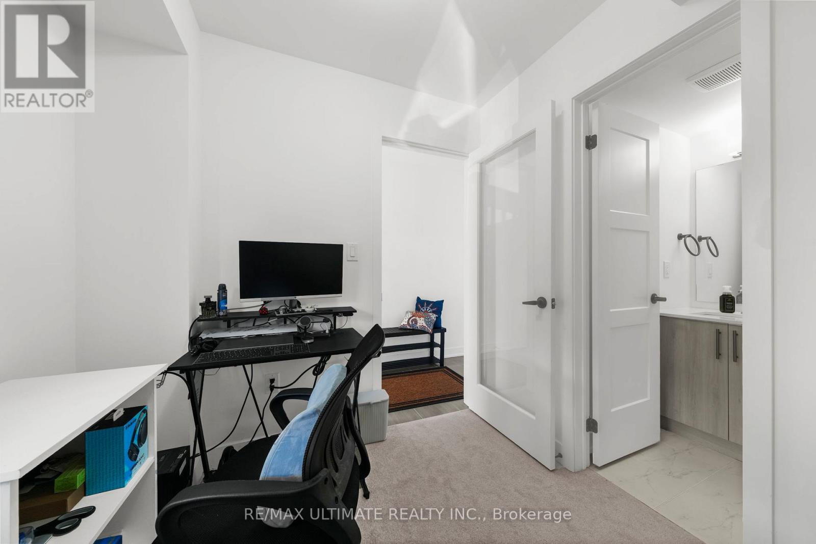 38 Silo Mews, Barrie, Ontario  L9J 0V3 - Photo 14 - S12407500