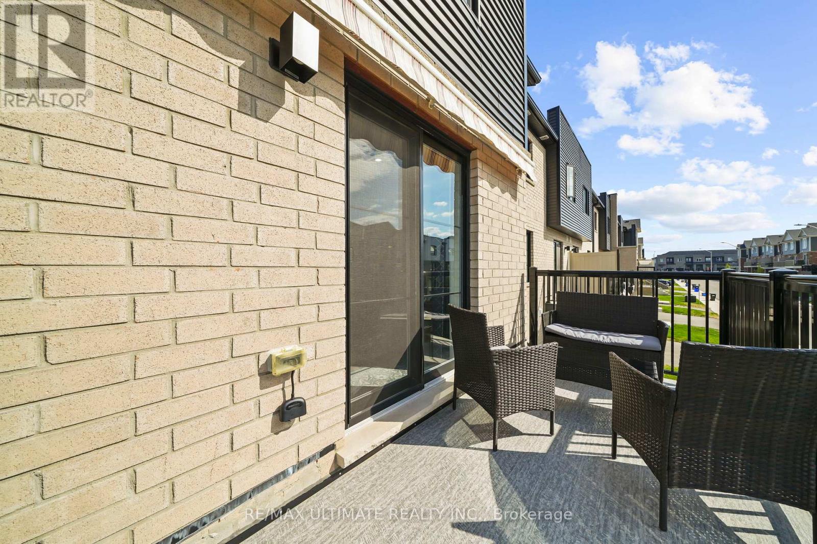 38 Silo Mews, Barrie, Ontario  L9J 0V3 - Photo 24 - S12407500
