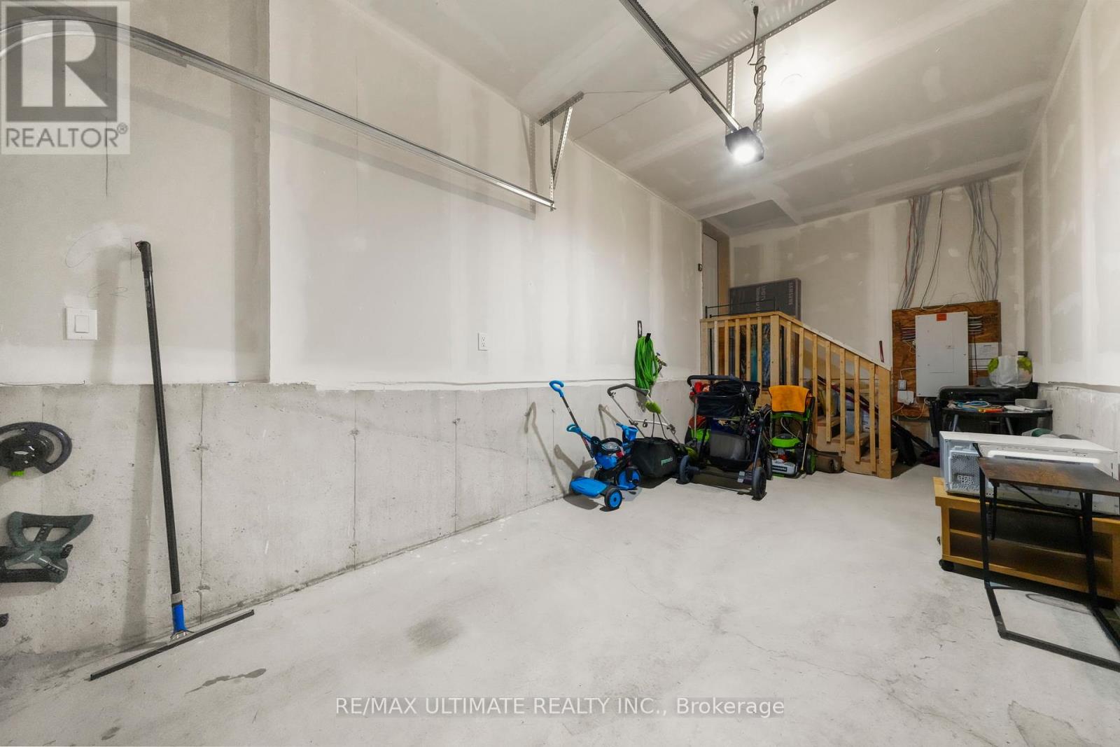 38 Silo Mews, Barrie, Ontario  L9J 0V3 - Photo 21 - S12407500