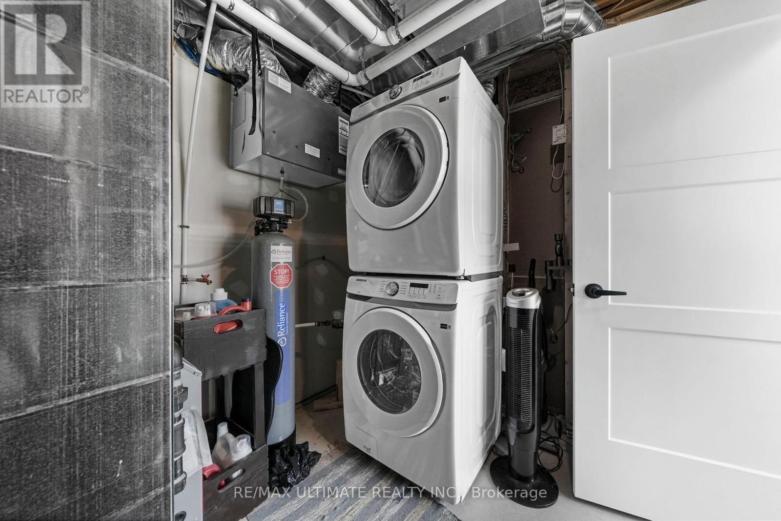 38 Silo Mews, Barrie, Ontario  L9J 0V3 - Photo 23 - S12407500