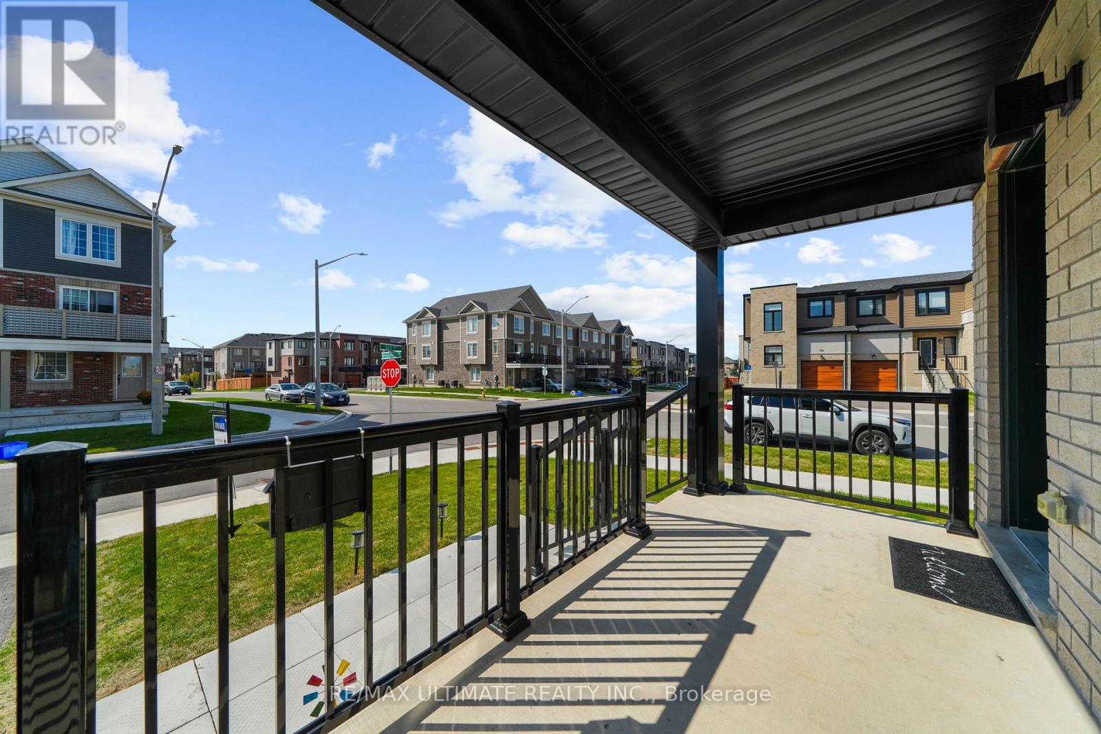 38 Silo Mews, Barrie, Ontario  L9J 0V3 - Photo 6 - S12407500