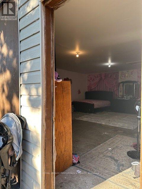 221 St Felix Street E, Cornwall, Ontario  K6H 5A4 - Photo 9 - X12410497