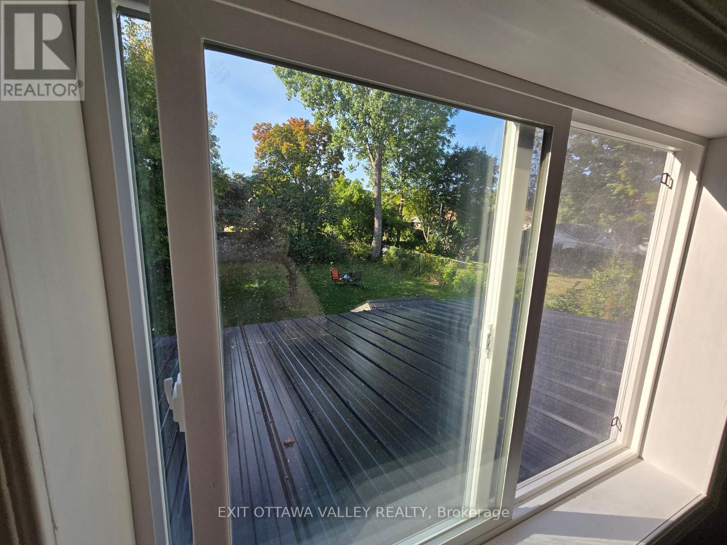 444 Isabella Street, Pembroke, Ontario  K8A 5T7 - Photo 28 - X12362990