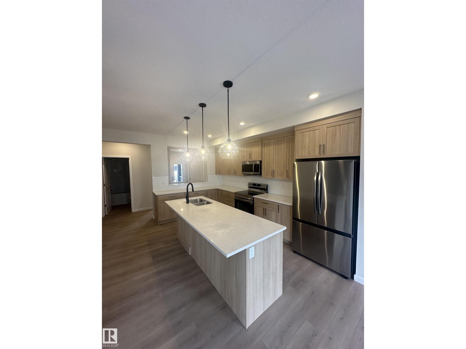 9104 Elves Lo Nw, Edmonton, Alberta  T6M 3G2 - Photo 5 - E4452307