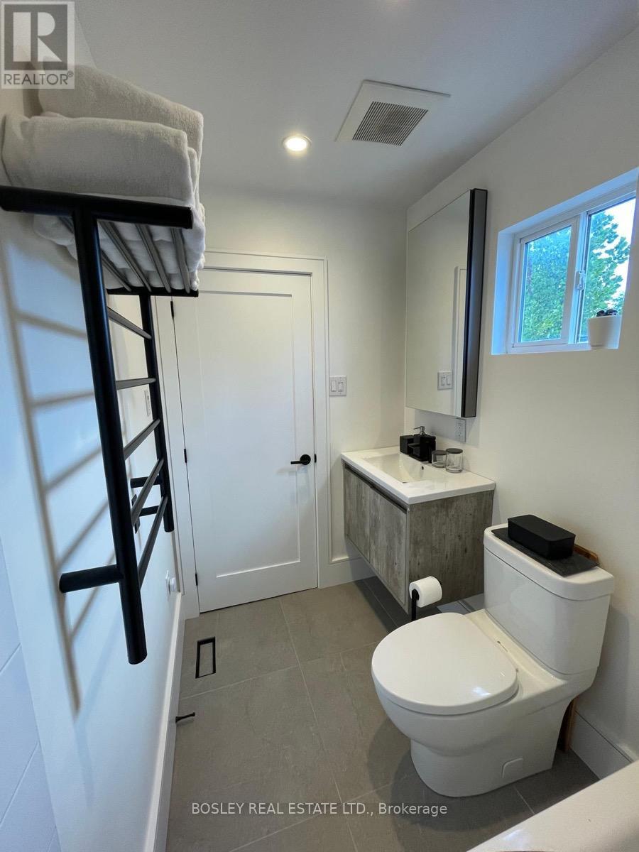 38 Jackson Place, Toronto, Ontario  M6P 1T6 - Photo 16 - W12408996
