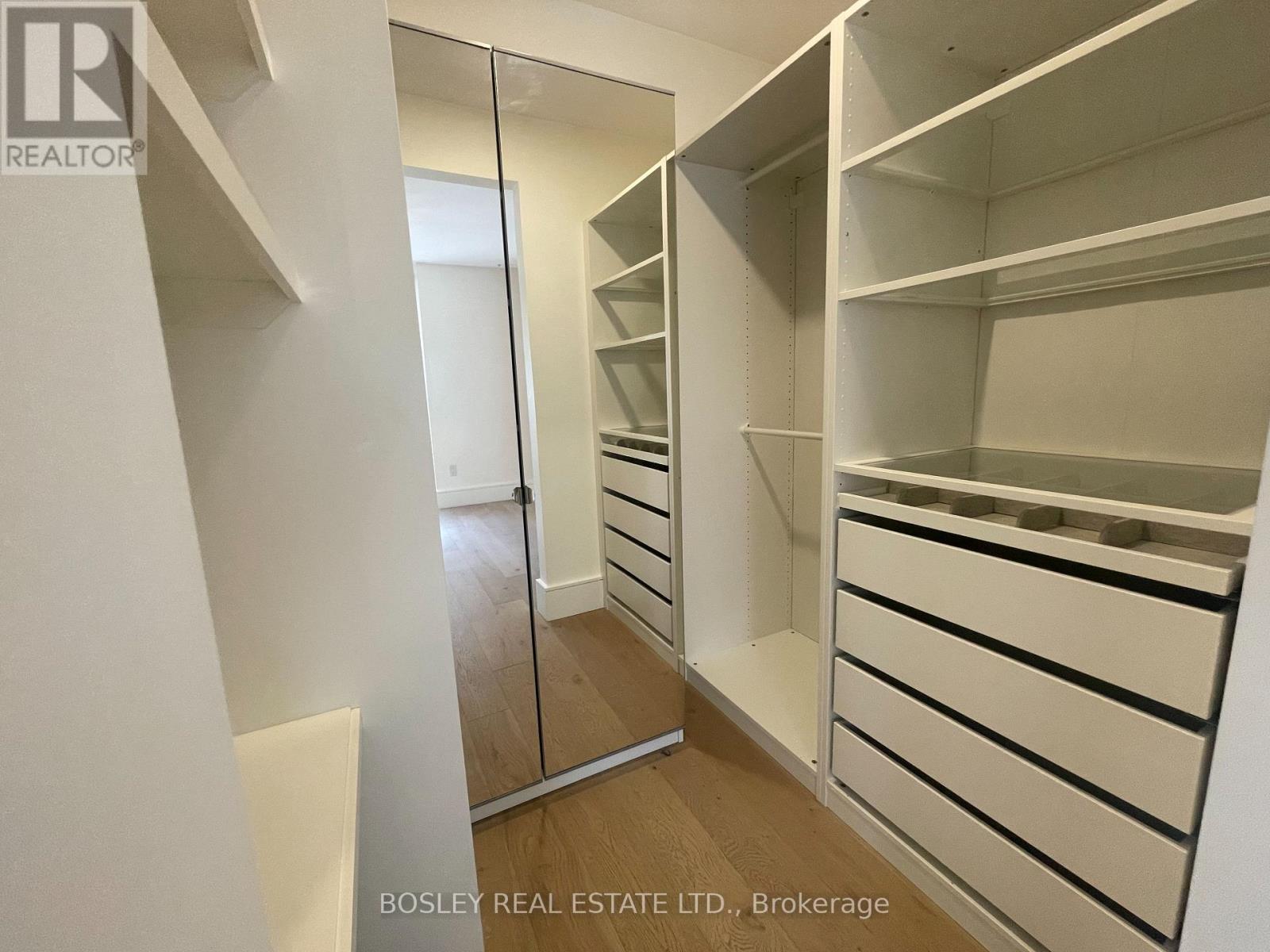 38 Jackson Place, Toronto, Ontario  M6P 1T6 - Photo 18 - W12408996