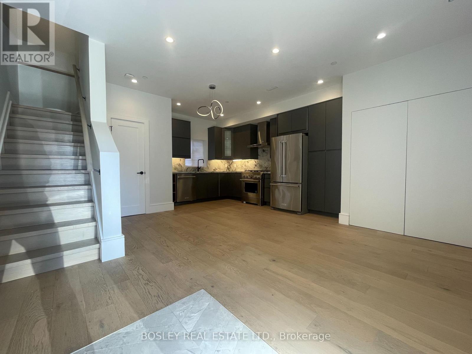 38 Jackson Place, Toronto, Ontario  M6P 1T6 - Photo 8 - W12408996