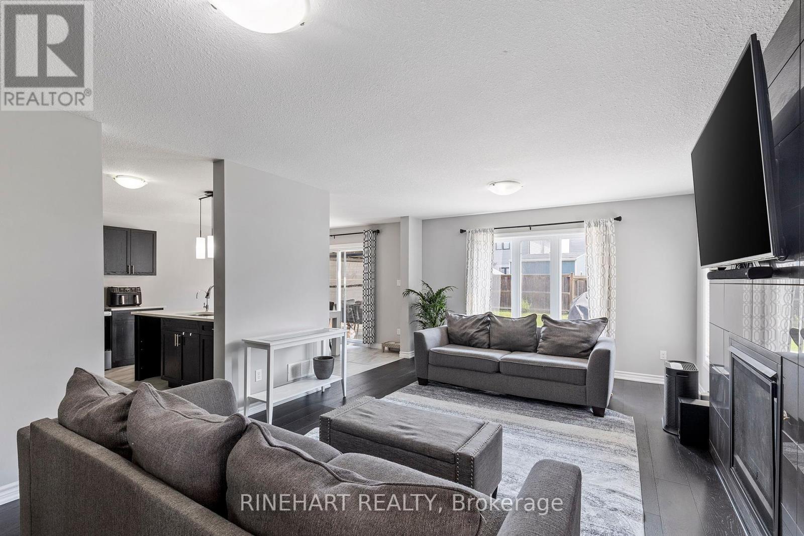 1998 Gough Avenue, London North, Ontario  N5X 0K4 - Photo 4 - X12376579