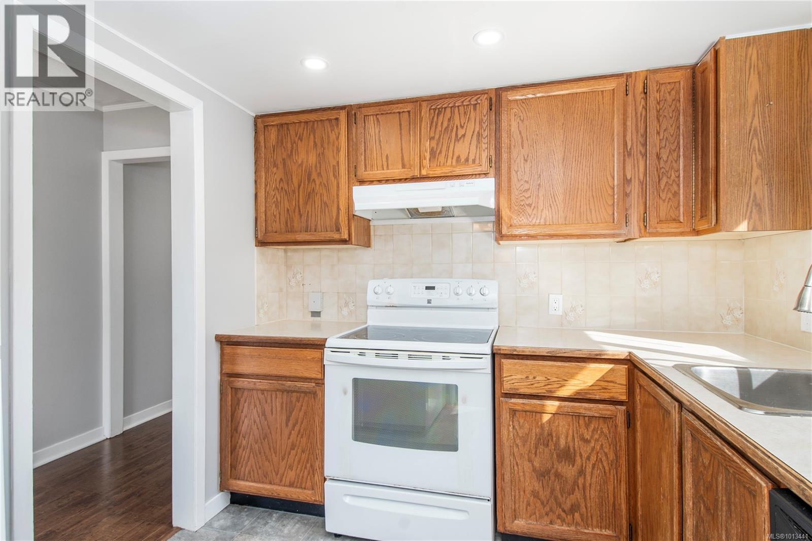 595 Cedar St, Campbell River, British Columbia  V9W 2V7 - Photo 10 - 1013441